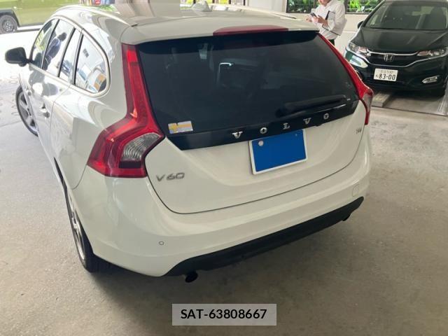 Volvo V60 2013-06 7880338-2