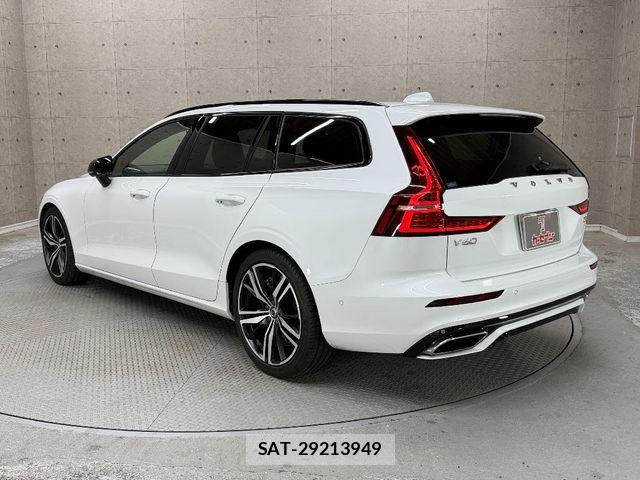 Volvo V60 2021-12 7880333-10