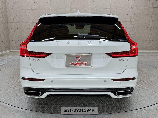 Volvo V60 2021-12 7880333-11