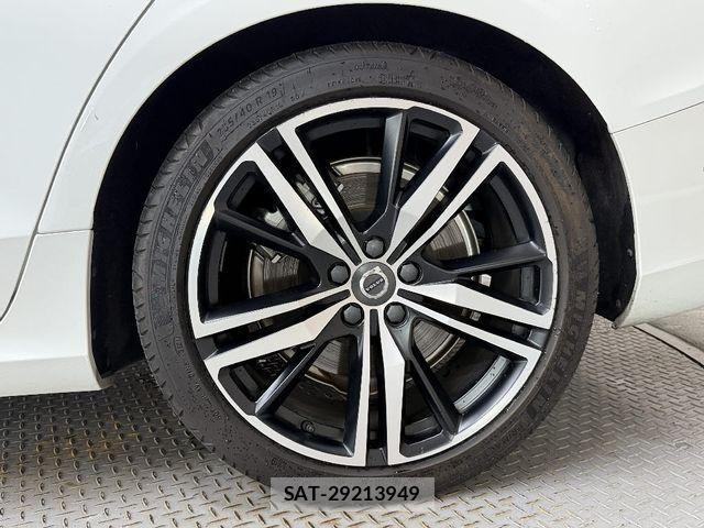 Volvo V60 2021-12 7880333-17