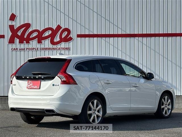Volvo V60 2016-05 7880334-2