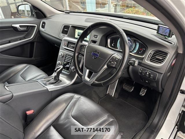 Volvo V60 2016-05 7880334-4