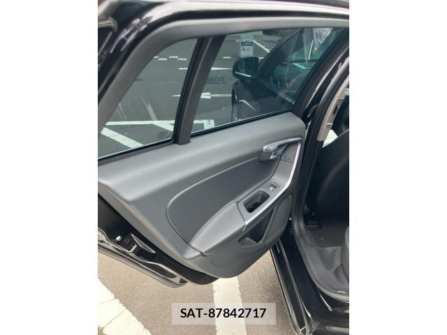 Volvo V60 2013-03 7880335-11