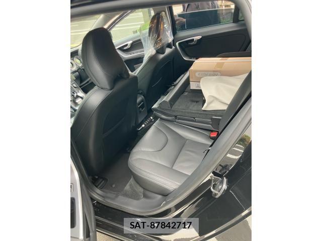 Volvo V60 2013-03 7880335-12