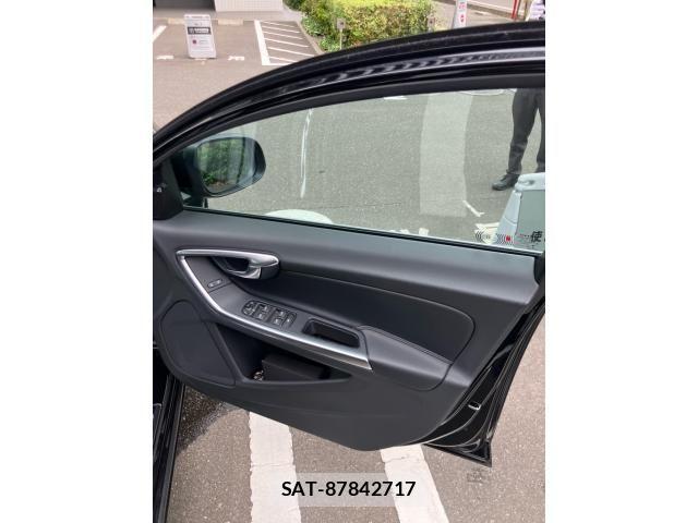 Volvo V60 2013-03 7880335-18