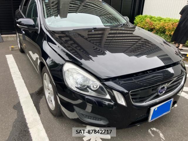 Volvo V60 2013-03 7880335-1