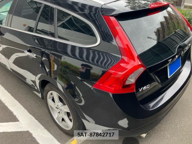 Volvo V60 2013-03 7880335-3