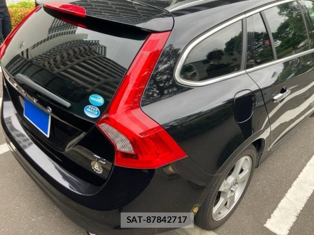 Volvo V60 2013-03 7880335-4