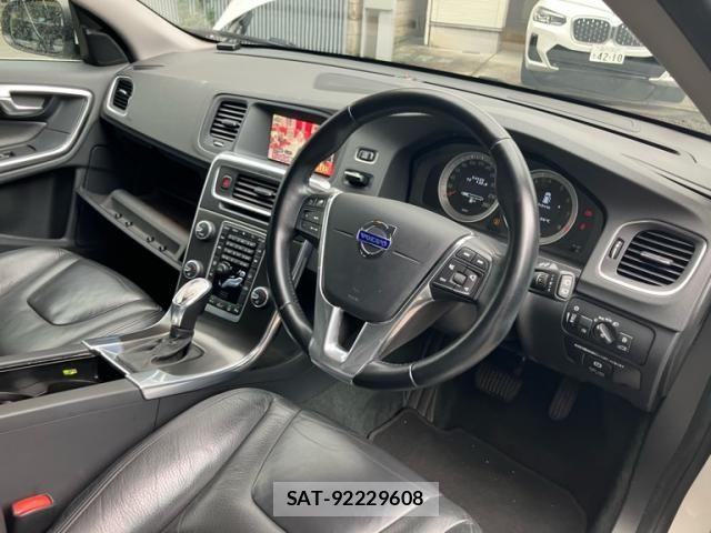 Volvo V60 2013-06 7880336-8