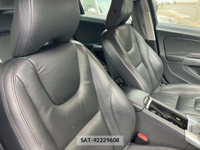 Volvo V60 2013-06 7880336-9