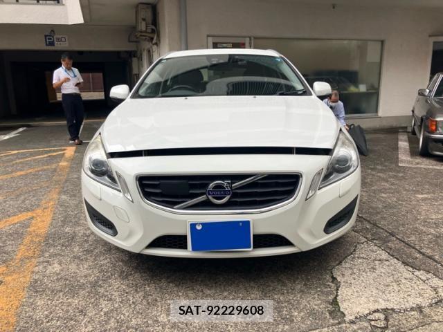 Volvo V60 2013-06 7880336-1