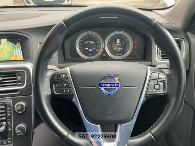 Volvo V60 2013-06 7880336-17