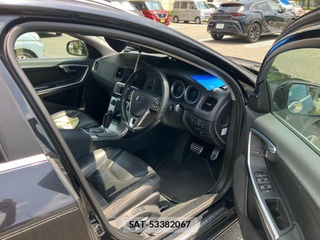Volvo V60 2012-06 7964309-12