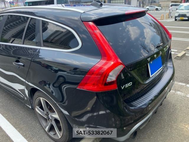 Volvo V60 2012-06 7964309-1