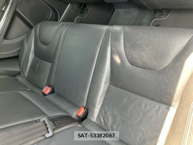Volvo V60 2012-06 7964309-21