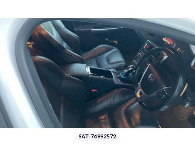 Volvo V60 2015-09 7981473-7
