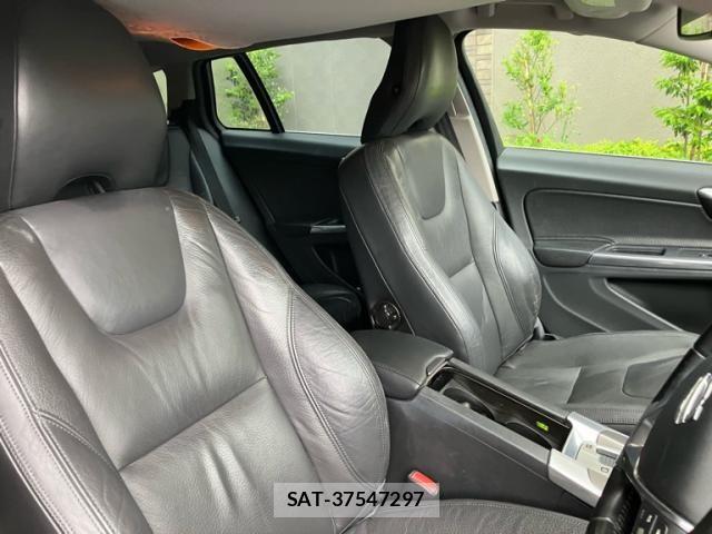 Volvo V60 2011-11 7981474-12