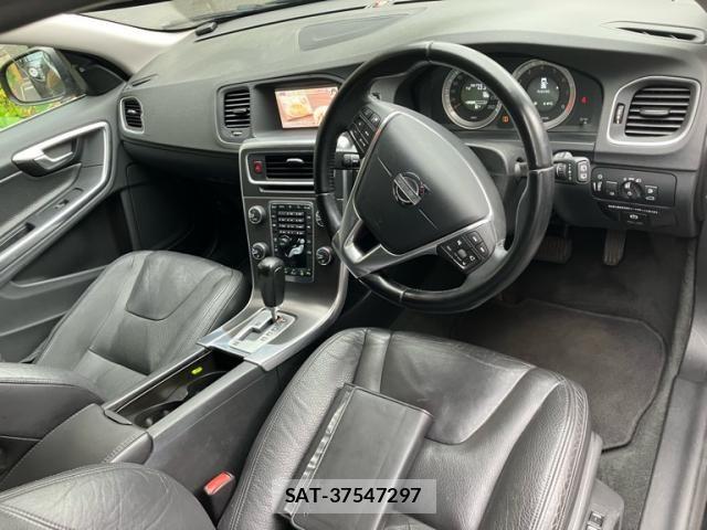 Volvo V60 2011-11 7981474-13