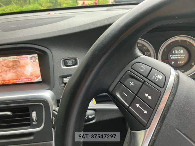 Volvo V60 2011-11 7981474-16