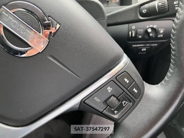 Volvo V60 2011-11 7981474-17