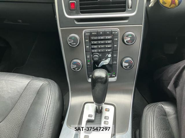Volvo V60 2011-11 7981474-19