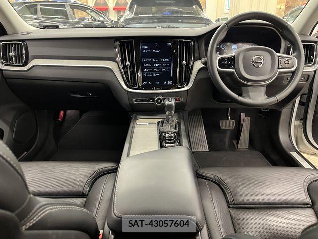 Volvo V60 2020-04 8039039-1