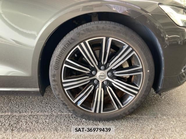 Volvo V60 2019-07 8039042-4