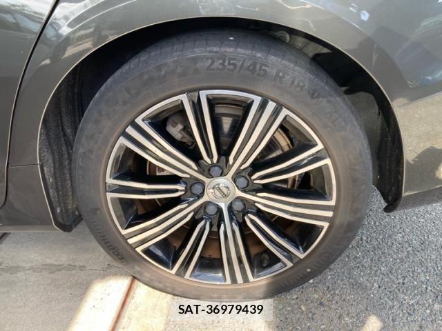Volvo V60 2019-07 8039042-6