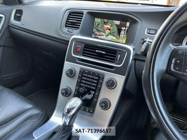Volvo V60 2013-06 8039041-20