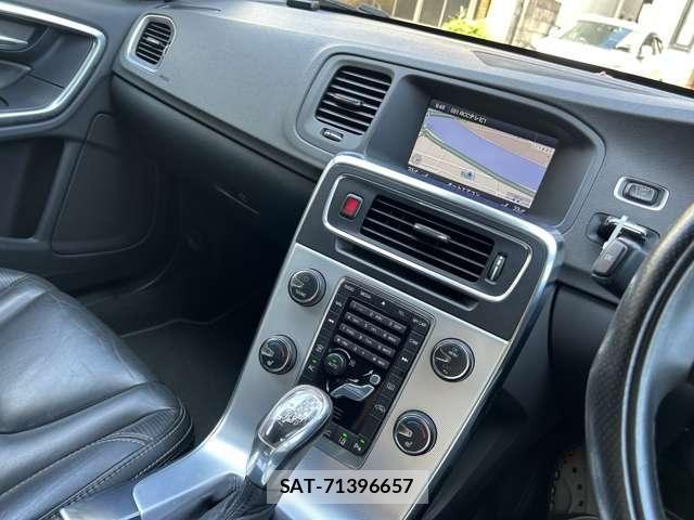 Volvo V60 2013-06 8039041-22