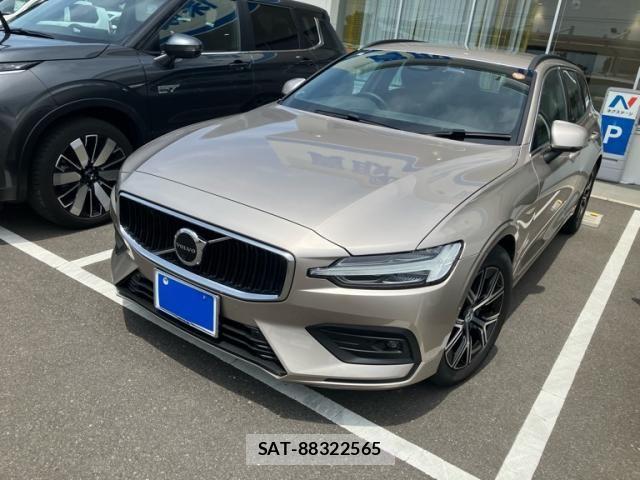 Volvo V60 2022-10 8039040-0
