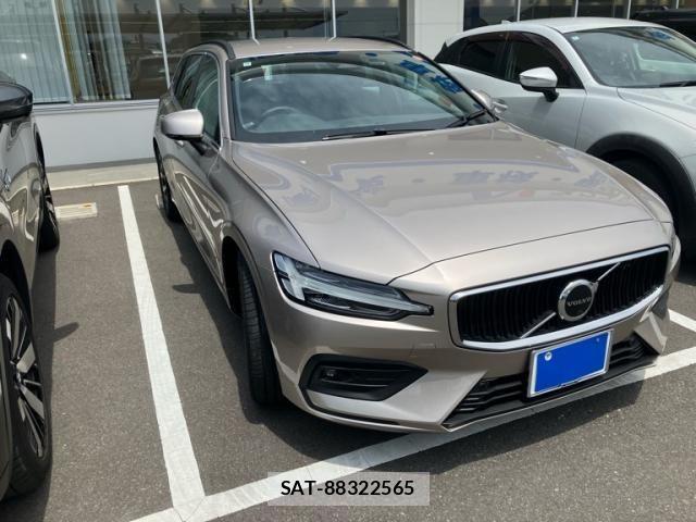 Volvo V60 2022-10 8039040-1