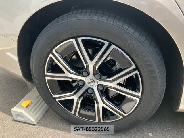 Volvo V60 2022-10 8039040-3