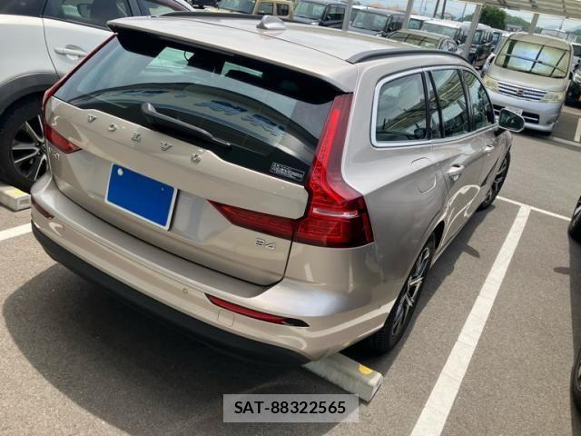 Volvo V60 2022-10 8039040-4