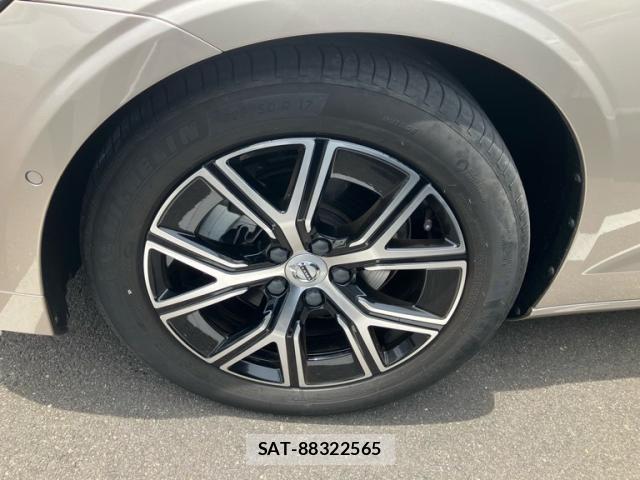 Volvo V60 2022-10 8039040-7