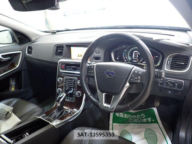 Volvo V60 2018-09 8076064-1
