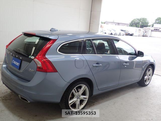 Volvo V60 2018-09 8076064-7