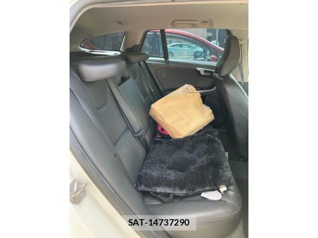 Volvo V60 2015-04 8102543-12