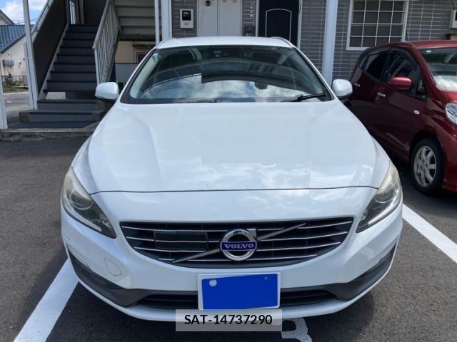 Volvo V60 2015-04 8102543-2