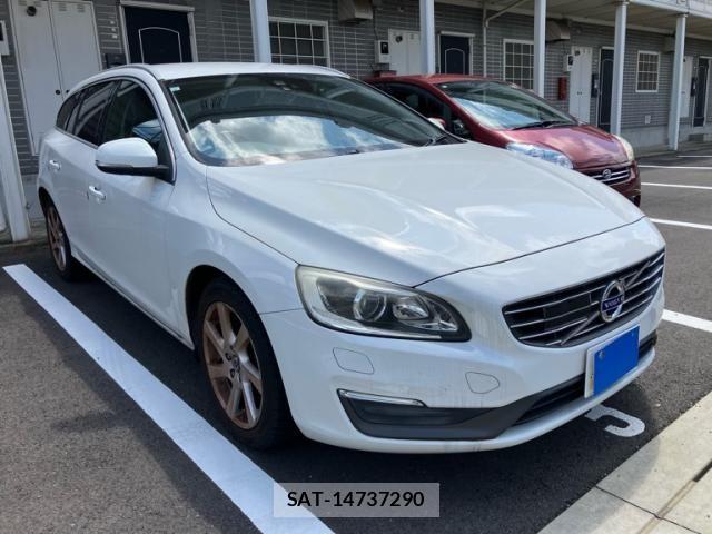 Volvo V60 2015-04 8102543-3