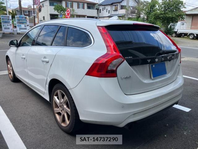 Volvo V60 2015-04 8102543-5