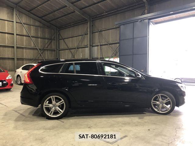 Volvo V60 2018-03 8102542-13
