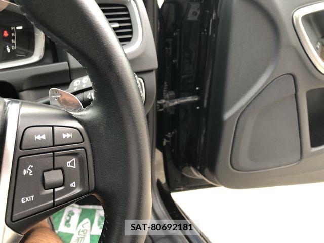 Volvo V60 2018-03 8102542-6