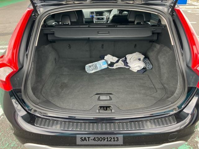 Volvo V60 2011-05 8102546-11
