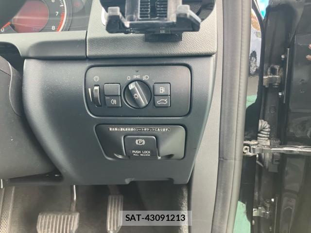 Volvo V60 2011-05 8102546-15
