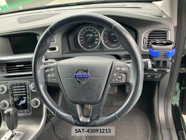 Volvo V60 2011-05 8102546-16