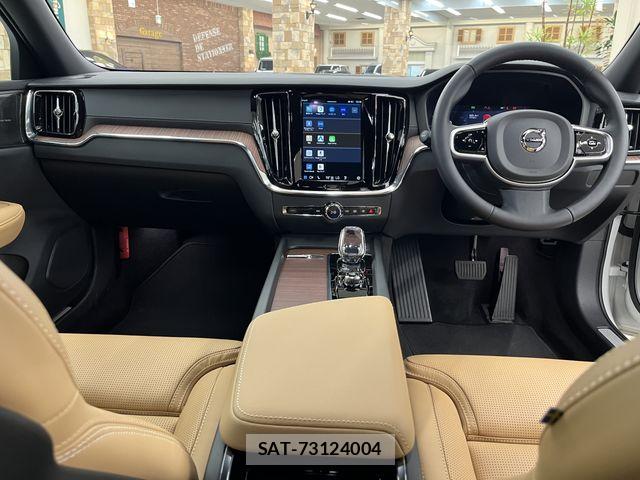 Volvo V60 2025-07 8132879-1