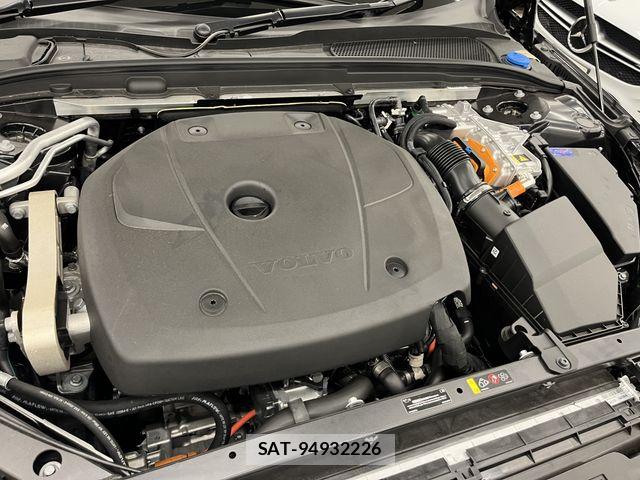 Volvo V60 2025-08 8132878-13
