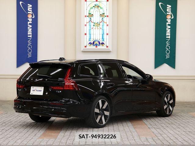 Volvo V60 2025-08 8132878-2