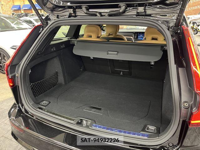 Volvo V60 2025-08 8132878-6